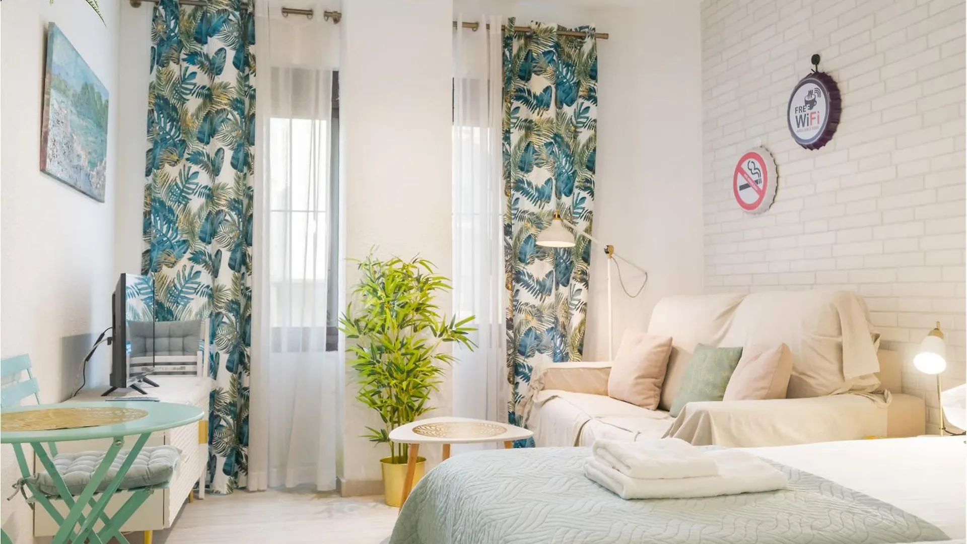 Comfortable And Functional Studio In Triana Seville Apartment