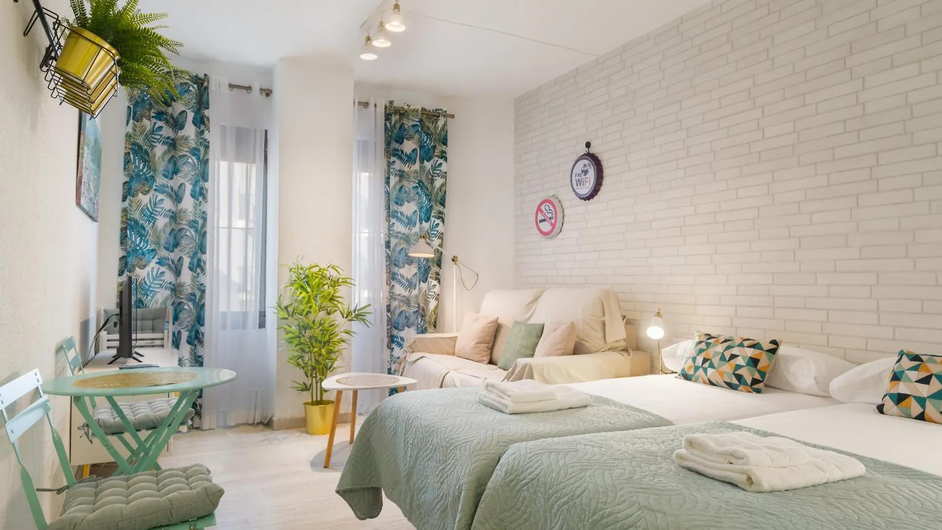 Comfortable And Functional Studio In Triana Seville