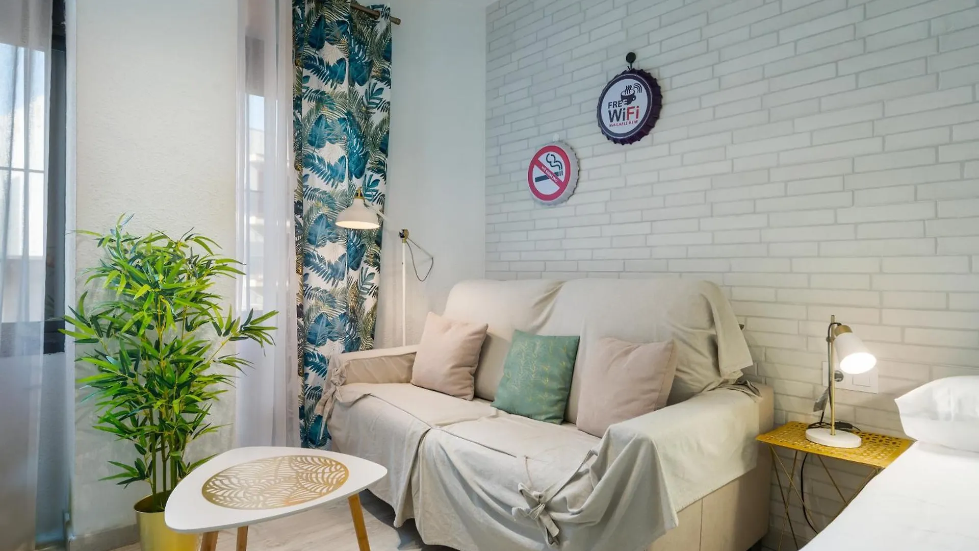 Comfortable And Functional Studio In Triana Seville